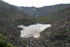 The crossing and glacier under it